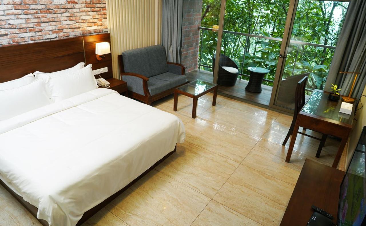 Elephant Passage Munnar Eksteriør billede A room at the hotel