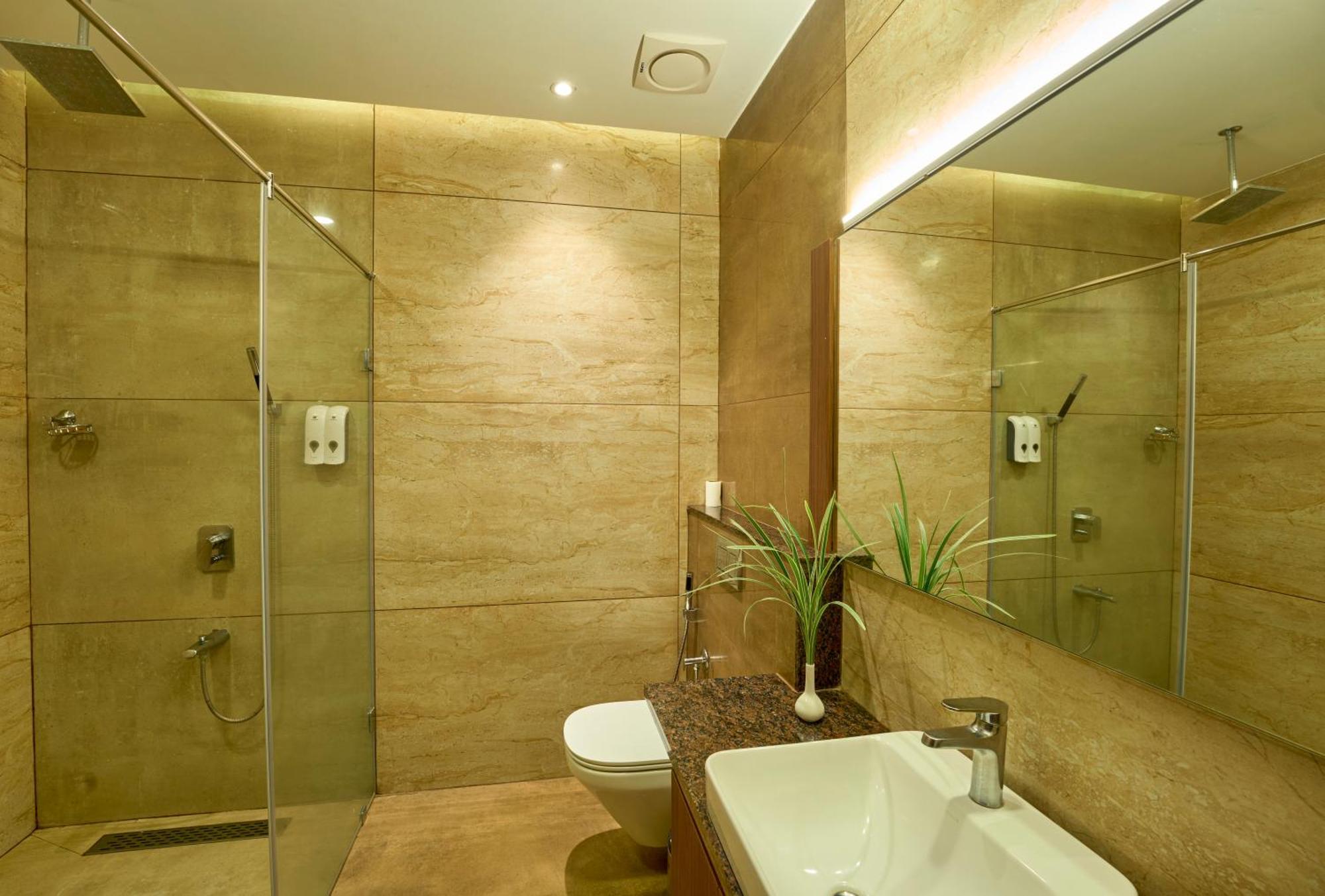 Elephant Passage Munnar Eksteriør billede A modern bathroom
